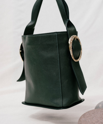 Alternative view of JIMENAS bolso bucket verde botella