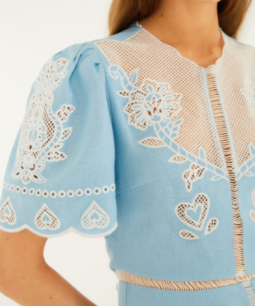 Alternative view of FARM RIO vestido midi light blue embroided