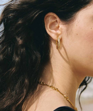 Alternative view of Alhaja aros casilda oro