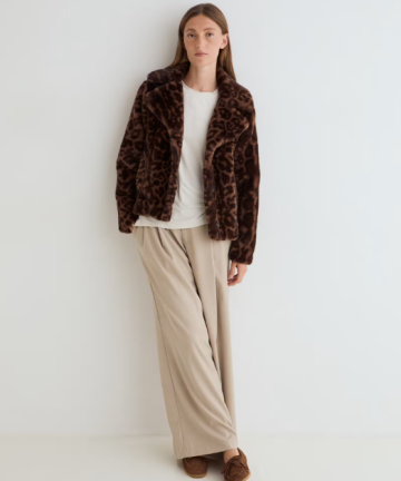 Alternative view of Yerse abrigo corto efecto pelo animal print