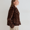 Yerse abrigo corto efecto pelo animal print - Imagen 4