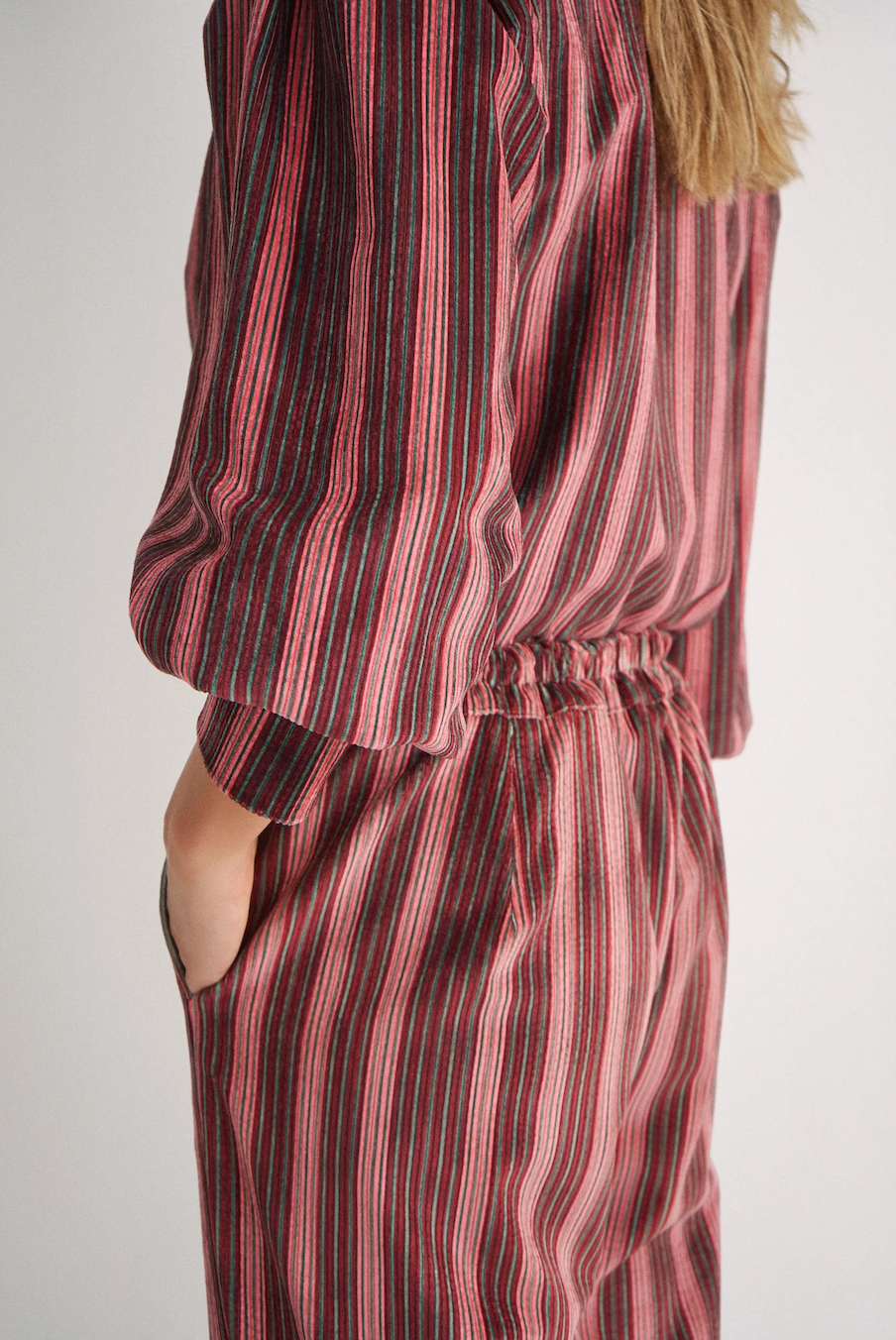 Magnolya pantalón rayan granate stripes velvet - Imagen 2