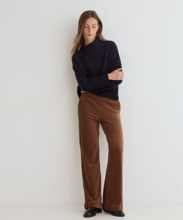 Yerse pantalón flare de pana cognac con elastano