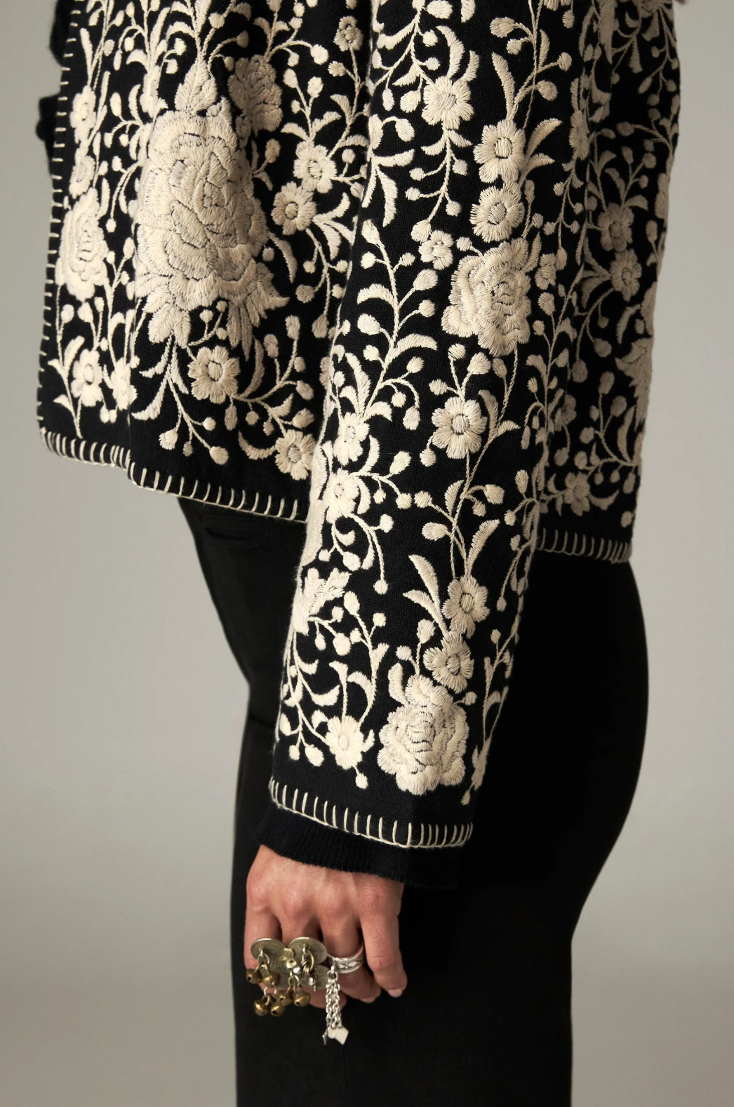 Maison Hotel chaqueta lola flores - Imagen 6