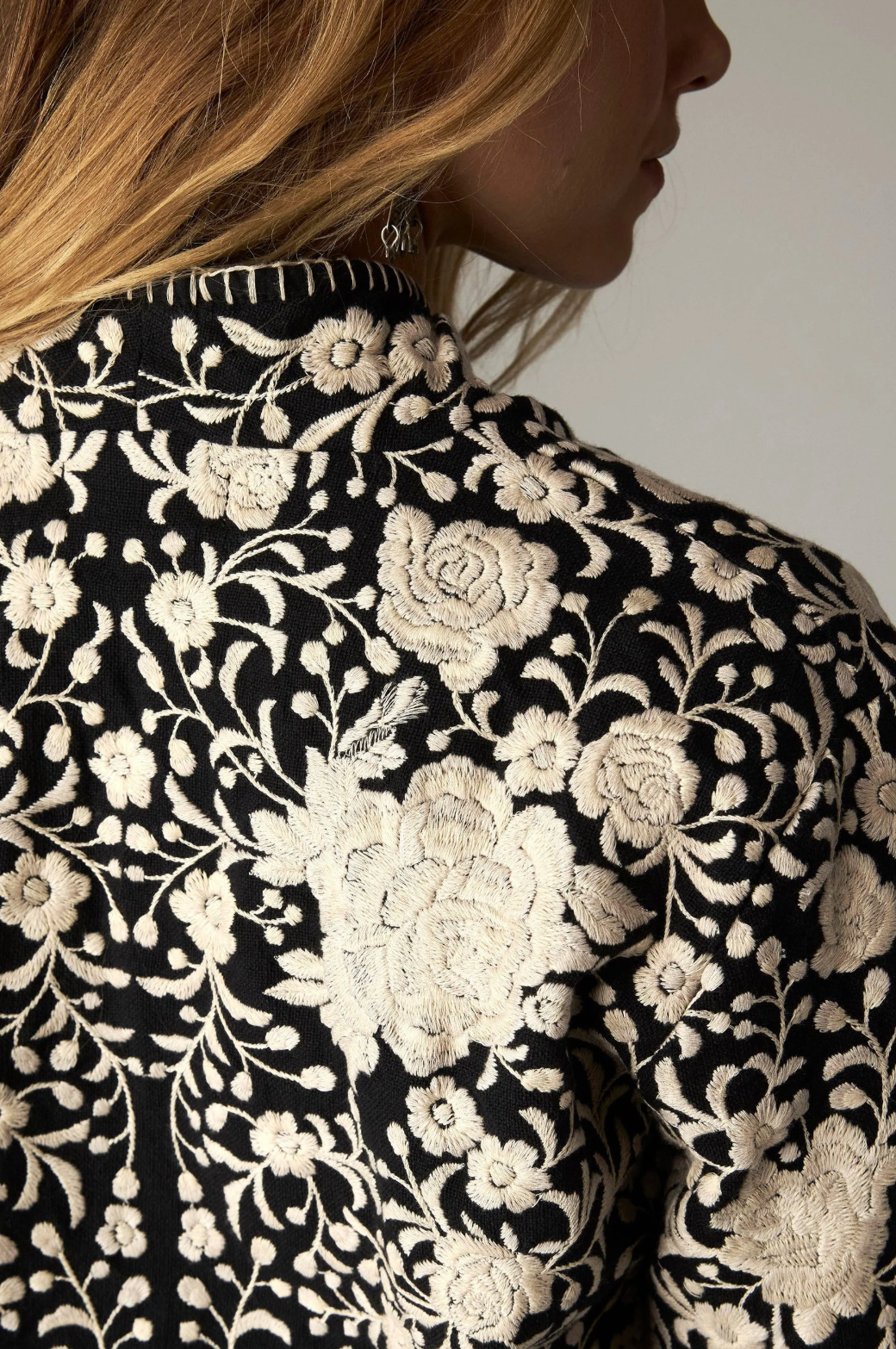 Maison Hotel chaqueta lola flores - Imagen 7
