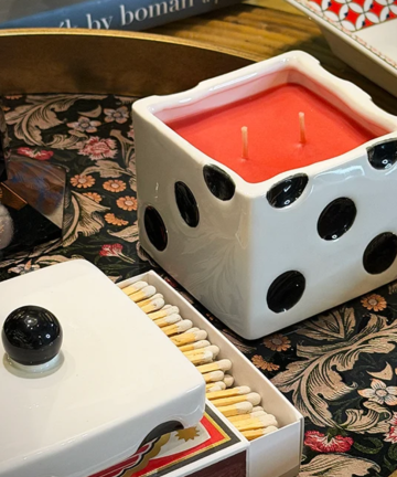 Alternative view of Paddywax vela lucky dice roja
