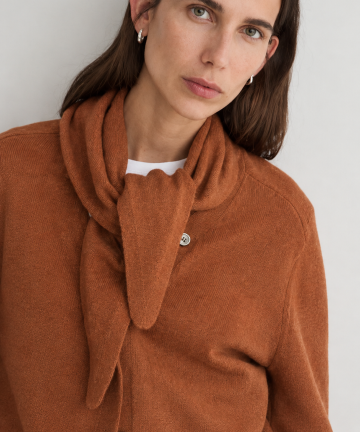 Yerse chaqueta marrón detalle pañuelo
