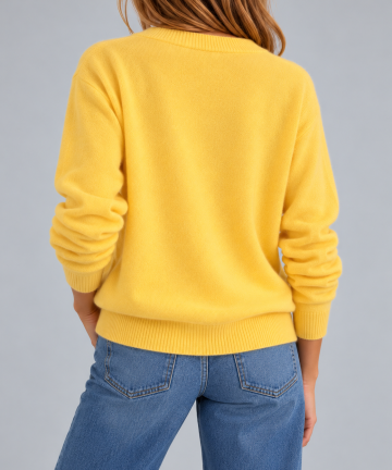 Alternative view of Solocascmir jersey amarillo cuello pico 100% cashmere