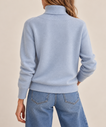 Alternative view of Solocascmir jersey cuello alto azul cielo 100% cashmere