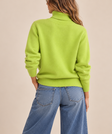 Alternative view of Solocascmir jersey cuello alto verde ácido 100% cashmere